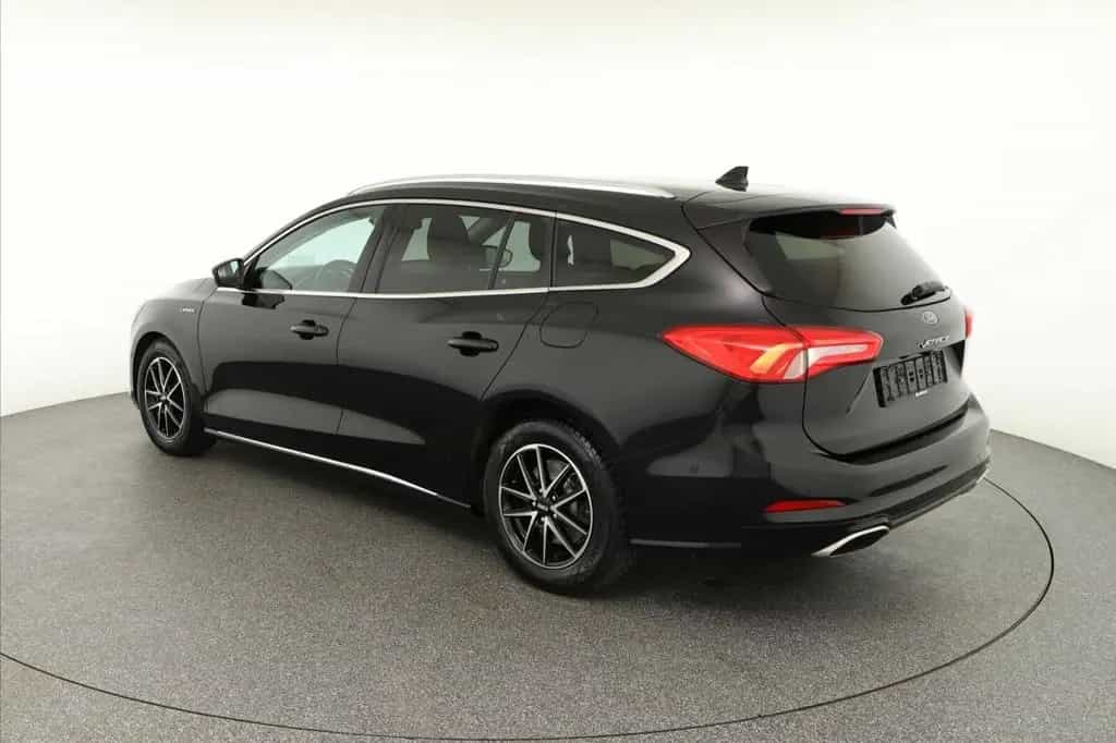 Ford Focus 1.5 EcoBoost Vignale LEDER+LED+NAVI+PANO+ 02/2019-photo-3