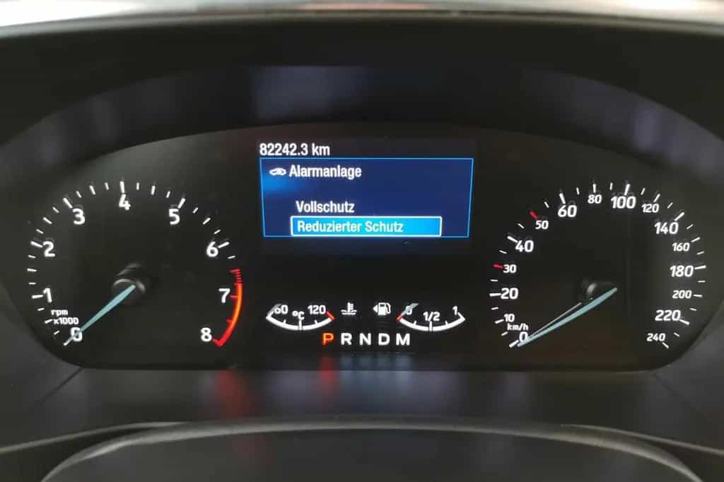 Ford Focus 1.5 EcoBoost Vignale LEDER+LED+NAVI+PANO+ 02/2019-photo-7