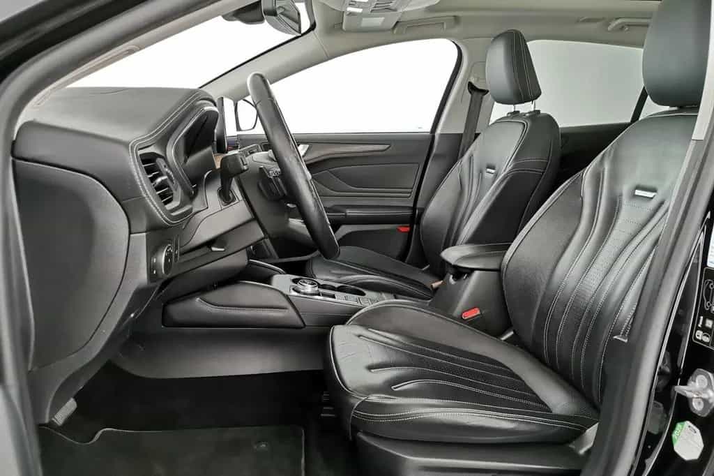 Ford Focus 1.5 EcoBoost Vignale LEDER+LED+NAVI+PANO+ 02/2019-photo-8
