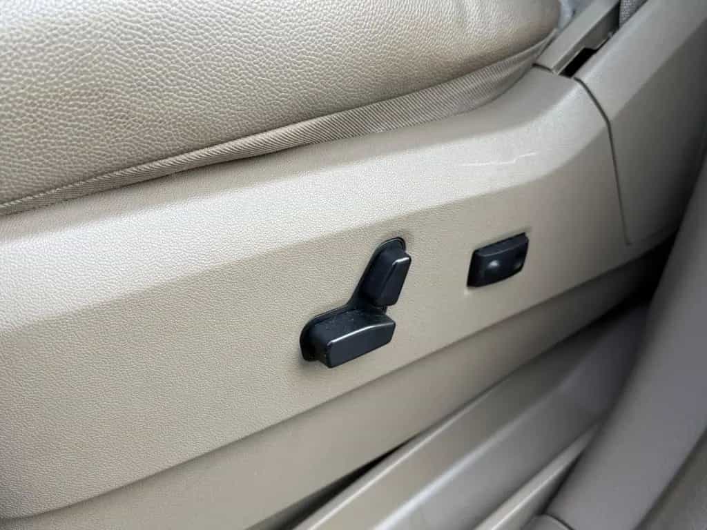 Lancia Voyager Gold/SD/7xSitzer/LEDER/DVD/KAMERA/VOLL 07/2013-photo-10