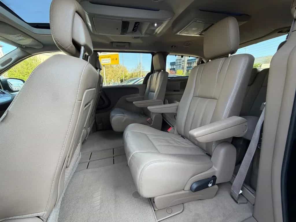 Lancia Voyager Gold/SD/7xSitzer/LEDER/DVD/KAMERA/VOLL 07/2013-photo-14