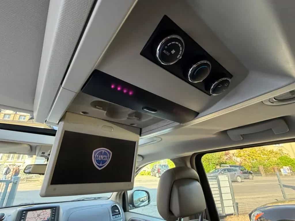 Lancia Voyager Gold/SD/7xSitzer/LEDER/DVD/KAMERA/VOLL 07/2013-photo-15