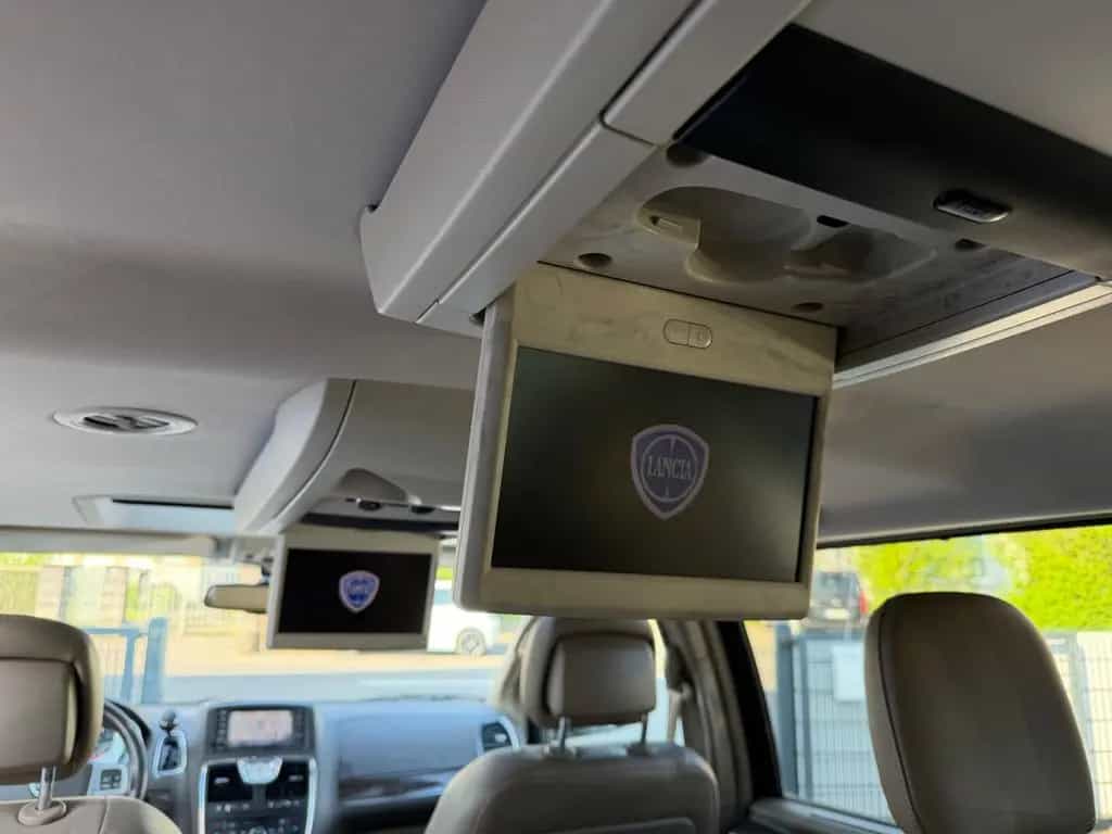 Lancia Voyager Gold/SD/7xSitzer/LEDER/DVD/KAMERA/VOLL 07/2013-photo-17