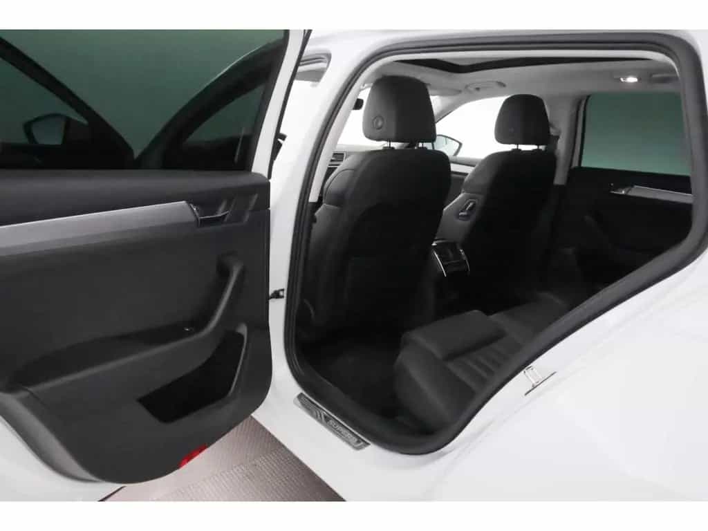 Skoda Superb 2.0TSI 4x4 Combi DSG Style+VIRTUAL+AHK 03/2019-photo-18