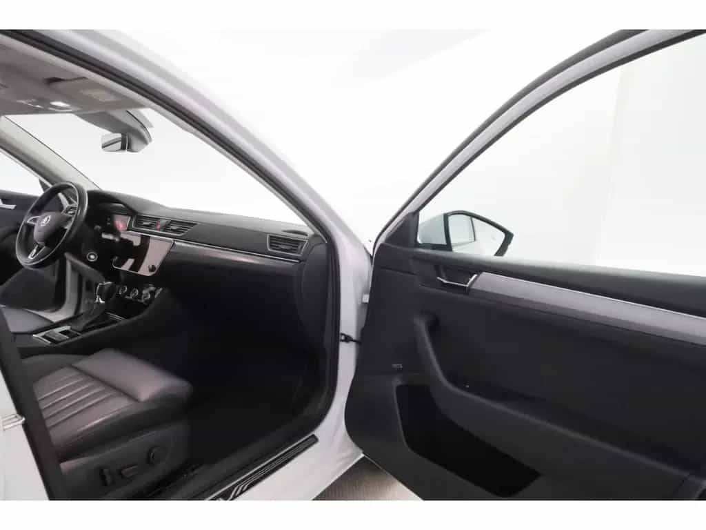 Skoda Superb 2.0TSI 4x4 Combi DSG Style+VIRTUAL+AHK 03/2019-photo-20