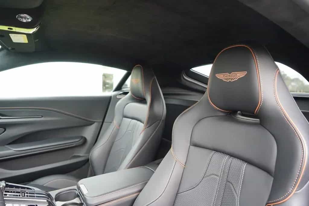 Aston Martin V8 Vantage 4.0 V8 03/2026-photo-11
