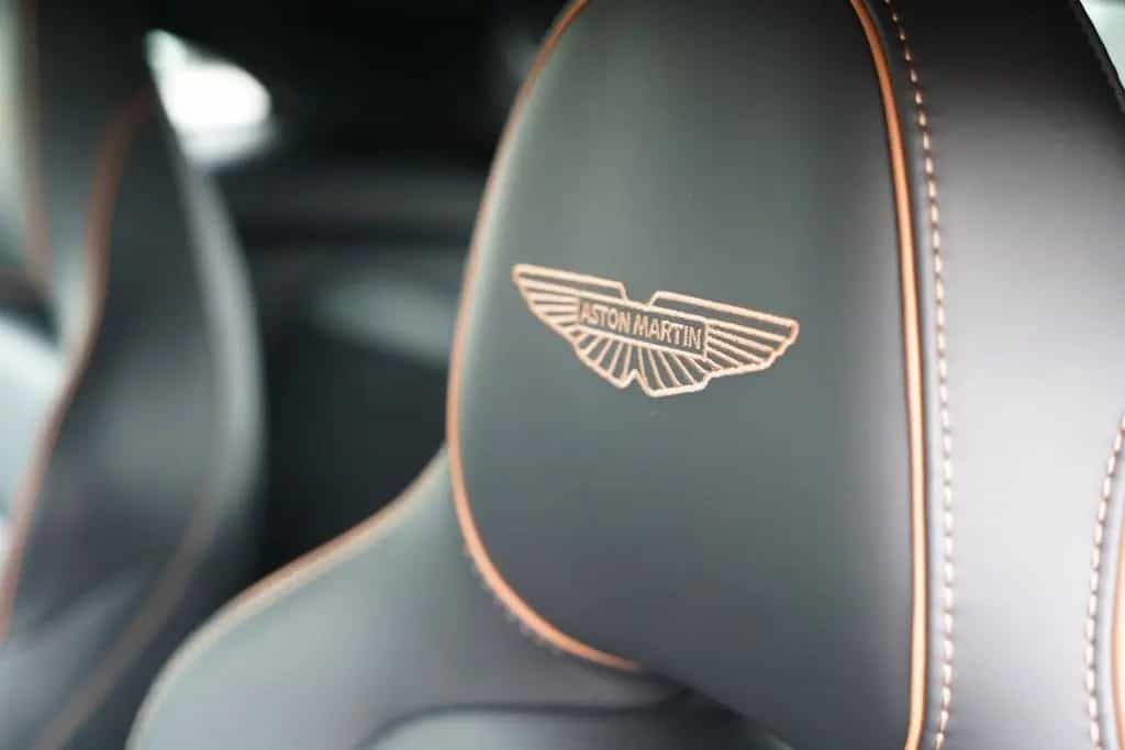 Aston Martin V8 Vantage 4.0 V8 03/2026-photo-12