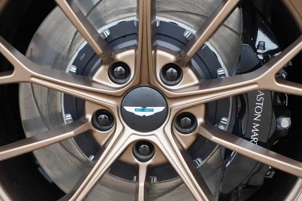 Aston Martin V8 Vantage 4.0 V8 03/2026-photo-17