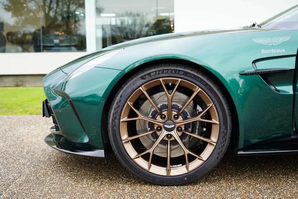 Aston Martin V8 Vantage 4.0 V8 03/2026-photo-18