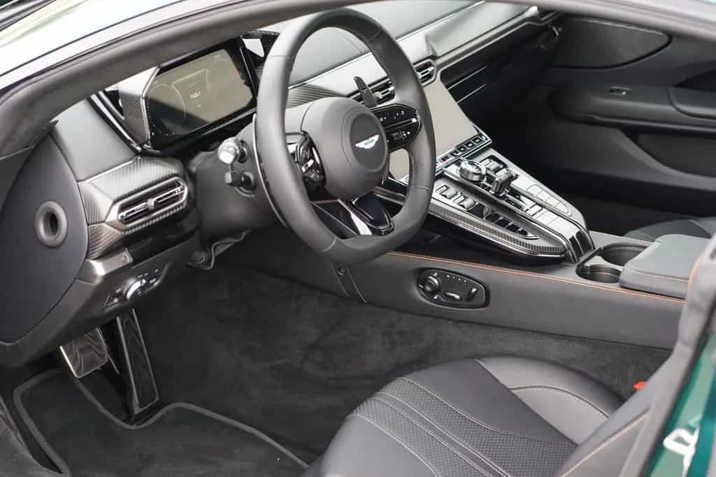Aston Martin V8 Vantage 4.0 V8 03/2026-photo-6