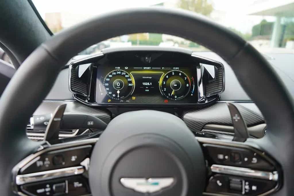 Aston Martin V8 Vantage 4.0 V8 03/2026-photo-8
