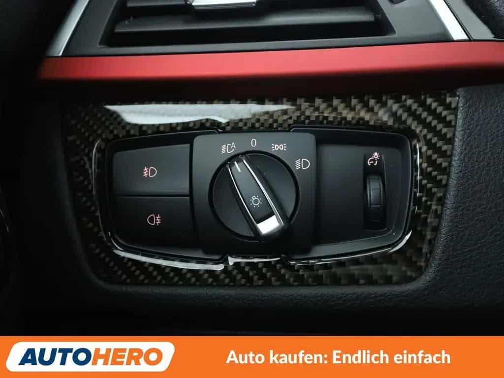 BMW 3 Series 330i Sport Line *NAVI*LED*HUD*CAM*TEMPO*SHZ*ALU* 05/2016-photo-22