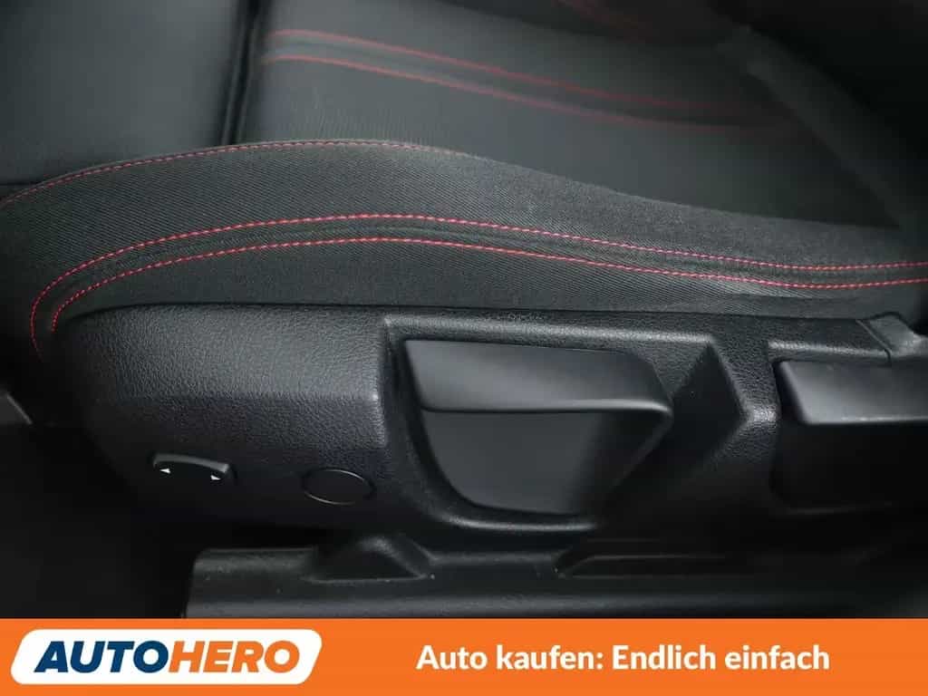 BMW 3 Series 330i Sport Line *NAVI*LED*HUD*CAM*TEMPO*SHZ*ALU* 05/2016-photo-23