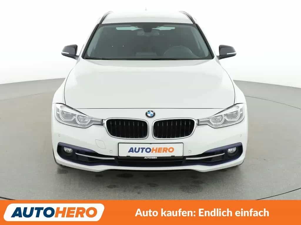 BMW 3 Series 330i Sport Line *NAVI*LED*HUD*CAM*TEMPO*SHZ*ALU* 05/2016-photo-8