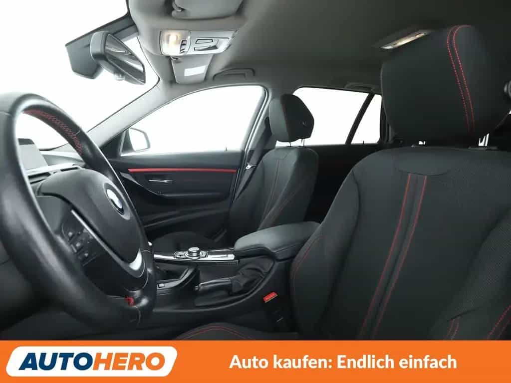 BMW 3 Series 330i Sport Line *NAVI*LED*HUD*CAM*TEMPO*SHZ*ALU* 05/2016-photo-9