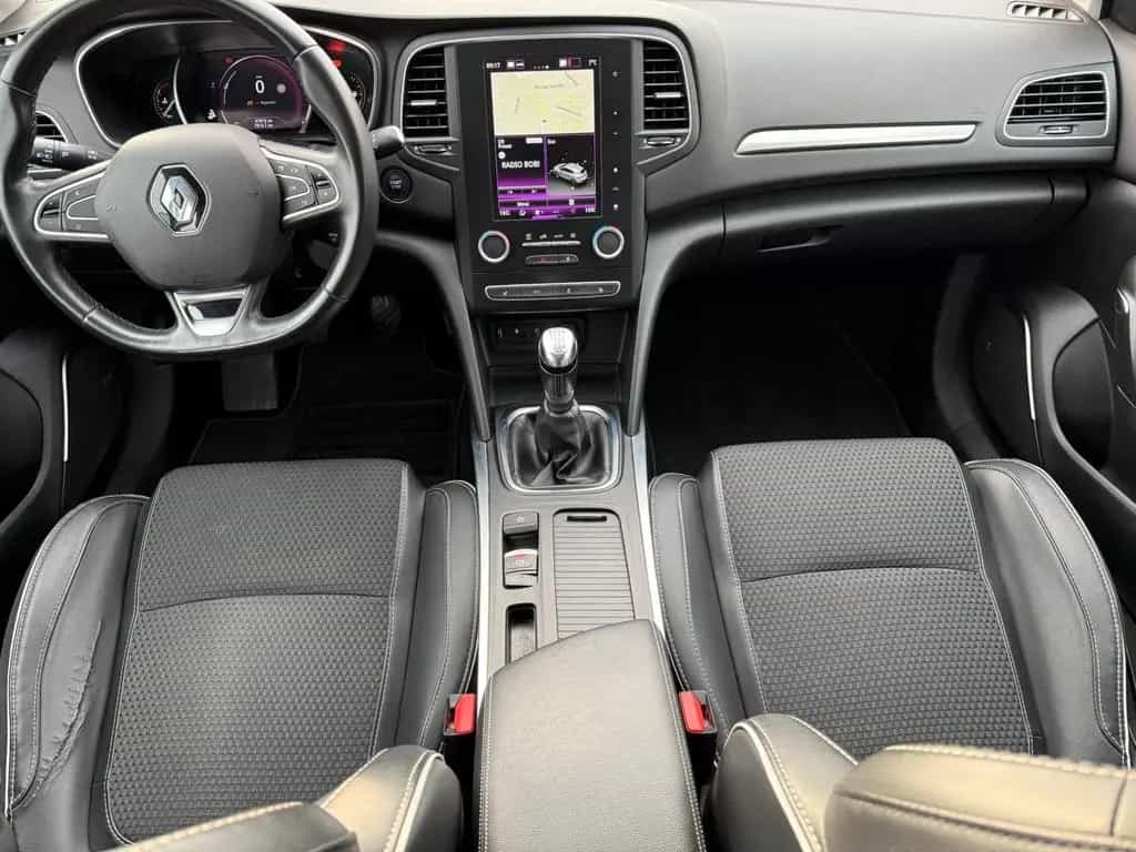 Renault Megane IV Lim. 5-trg. BOSE-Edition / 2.Hand 06/2018-photo-8