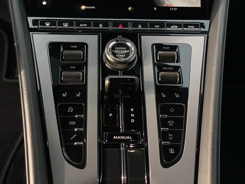Aston Martin DB12 4.0 V8 08/2025-photo-15