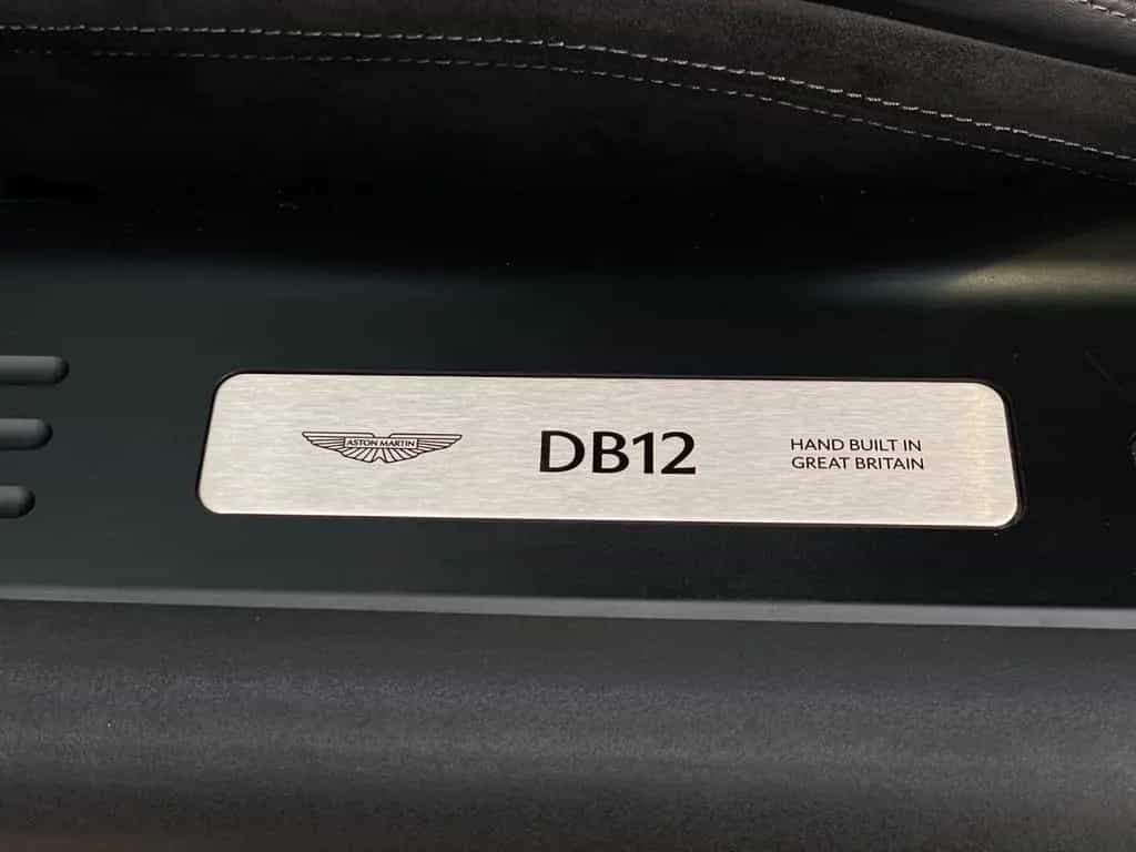 Aston Martin DB12 4.0 V8 08/2025-photo-16