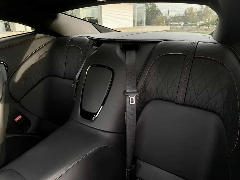 Aston Martin DB12 4.0 V8 08/2025-photo-17