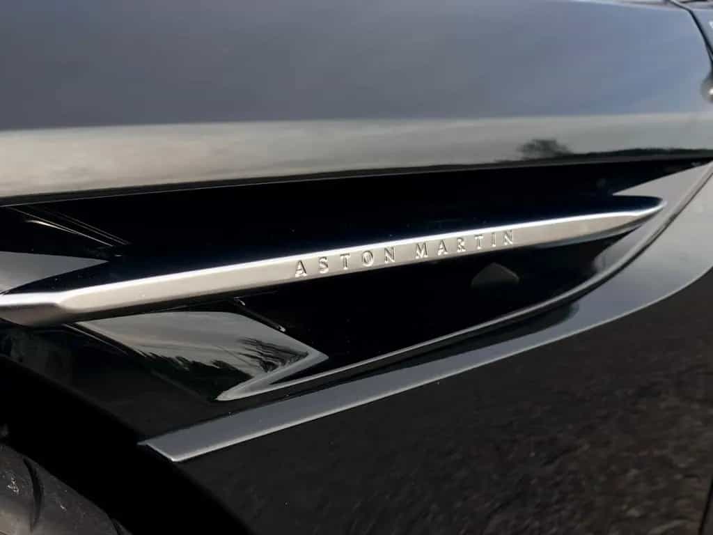 Aston Martin DB12 4.0 V8 08/2025-photo-21
