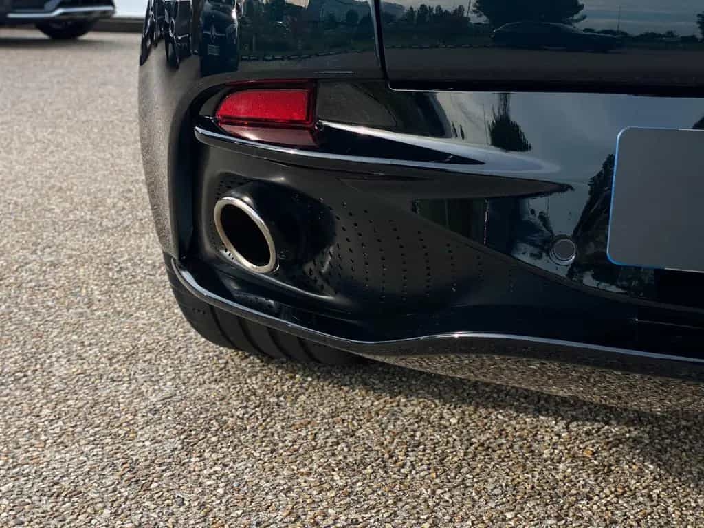 Aston Martin DB12 4.0 V8 08/2025-photo-25