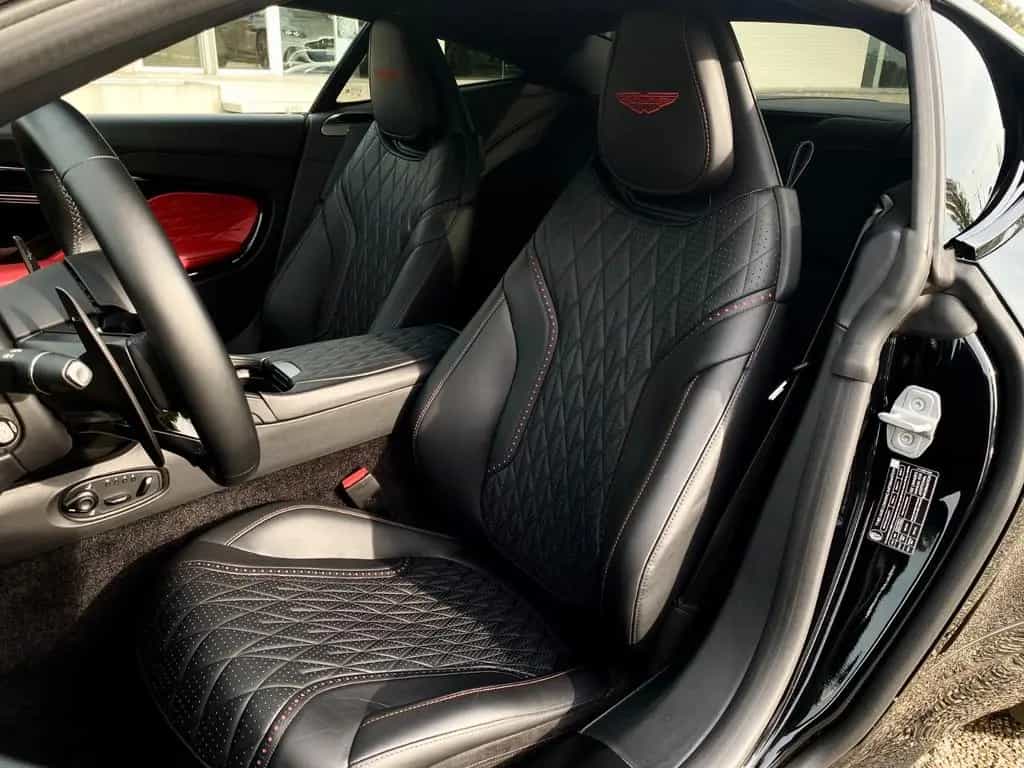 Aston Martin DB12 4.0 V8 08/2025-photo-6