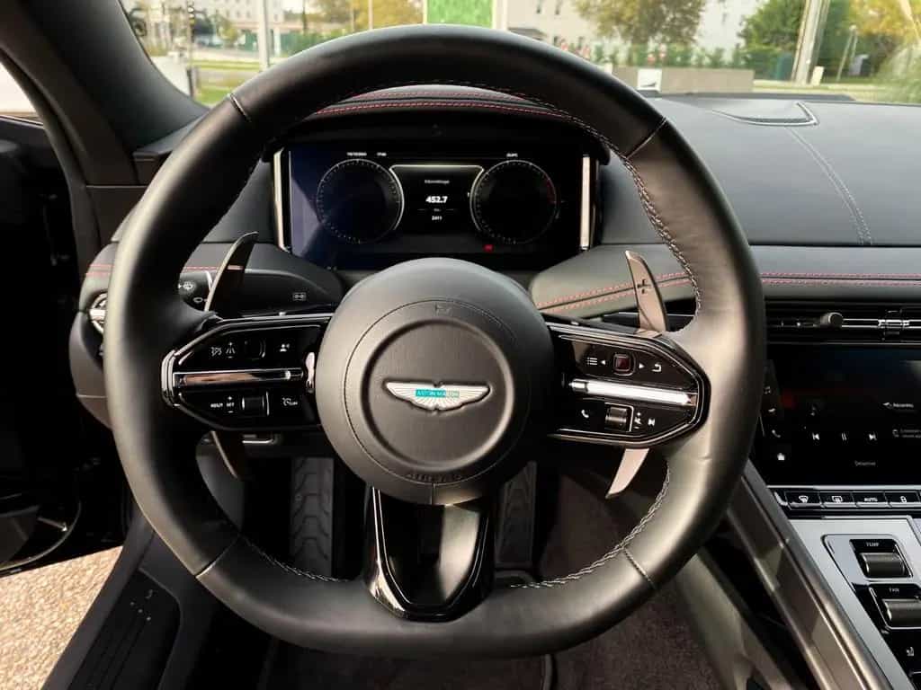 Aston Martin DB12 4.0 V8 08/2025-photo-9