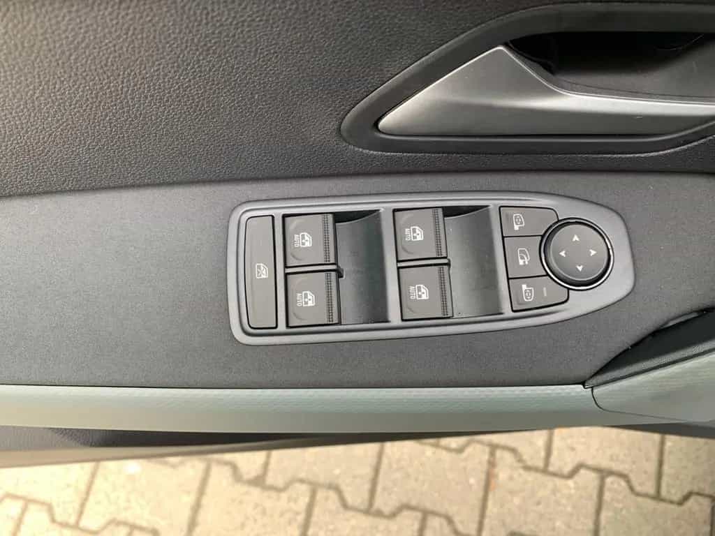 Dacia Duster EXTREME ECO-G 120 AUTO ACC+SHZ+KLIMA+NAVI 04/2026-photo-19