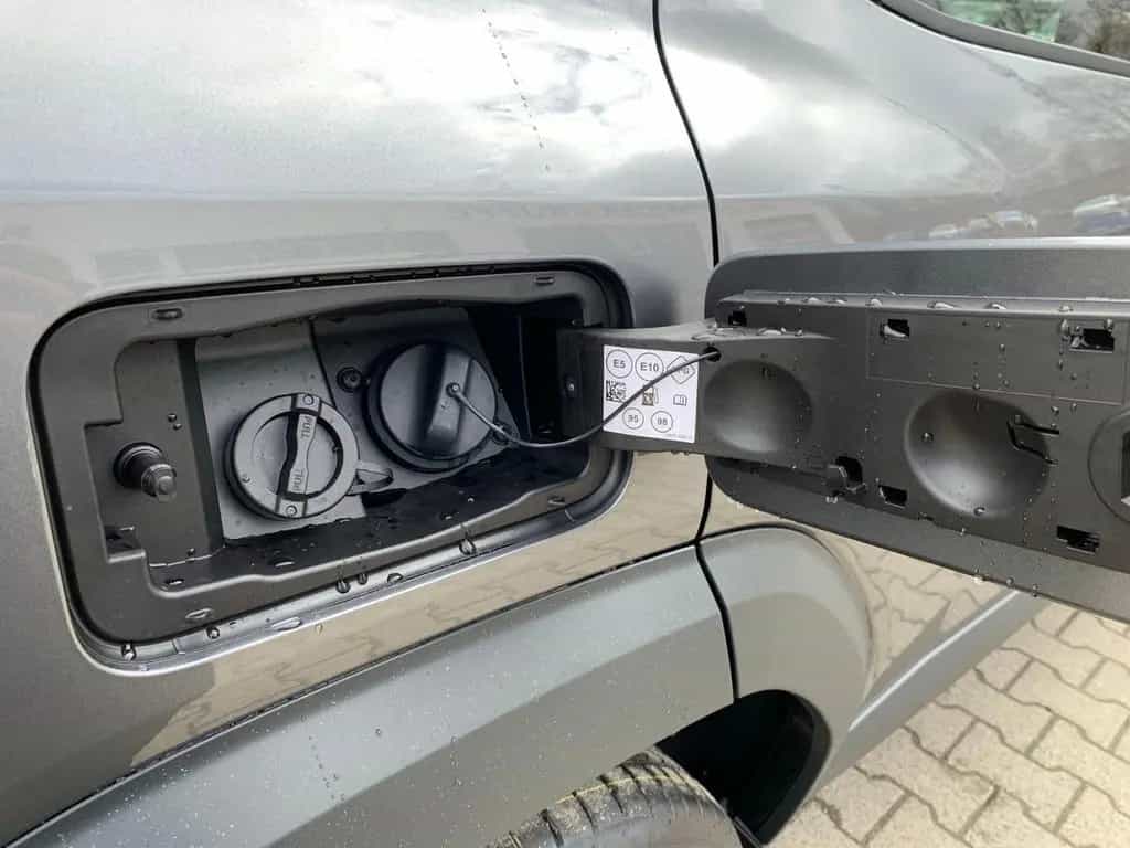 Dacia Duster EXTREME ECO-G 120 AUTO ACC+SHZ+KLIMA+NAVI 04/2026-photo-35