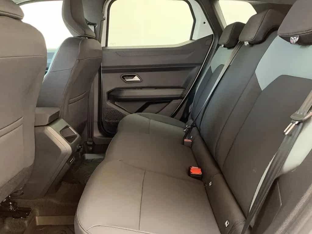 Dacia Duster EXTREME MILD HYBRID 130 4x4 NAVI+KAMERA 12/2025-photo-8
