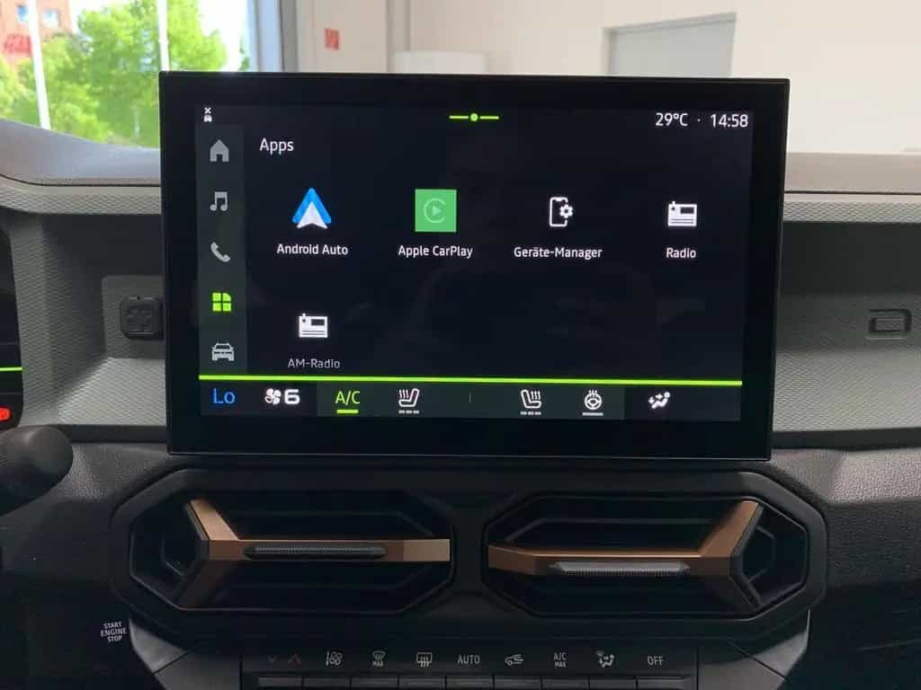 Dacia Duster EXTREME MILD HYBRID 130 4x4 SHZ+NAVI+PDC 09/2025-photo-16
