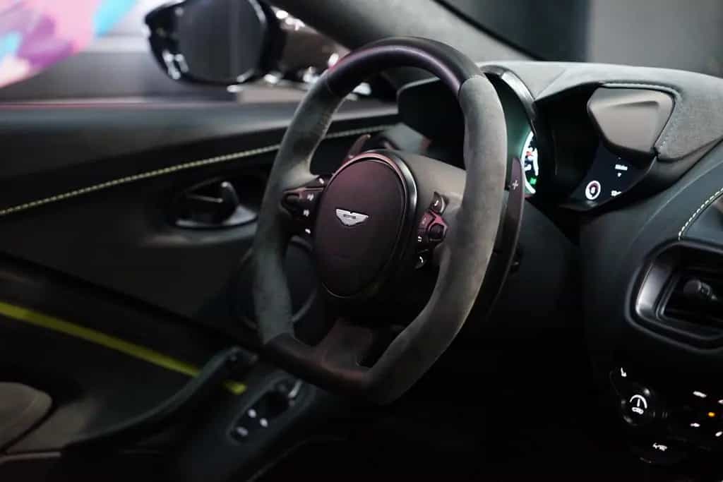 Aston Martin V8 Vantage 4.0 V8 F1 04/2023-photo-10