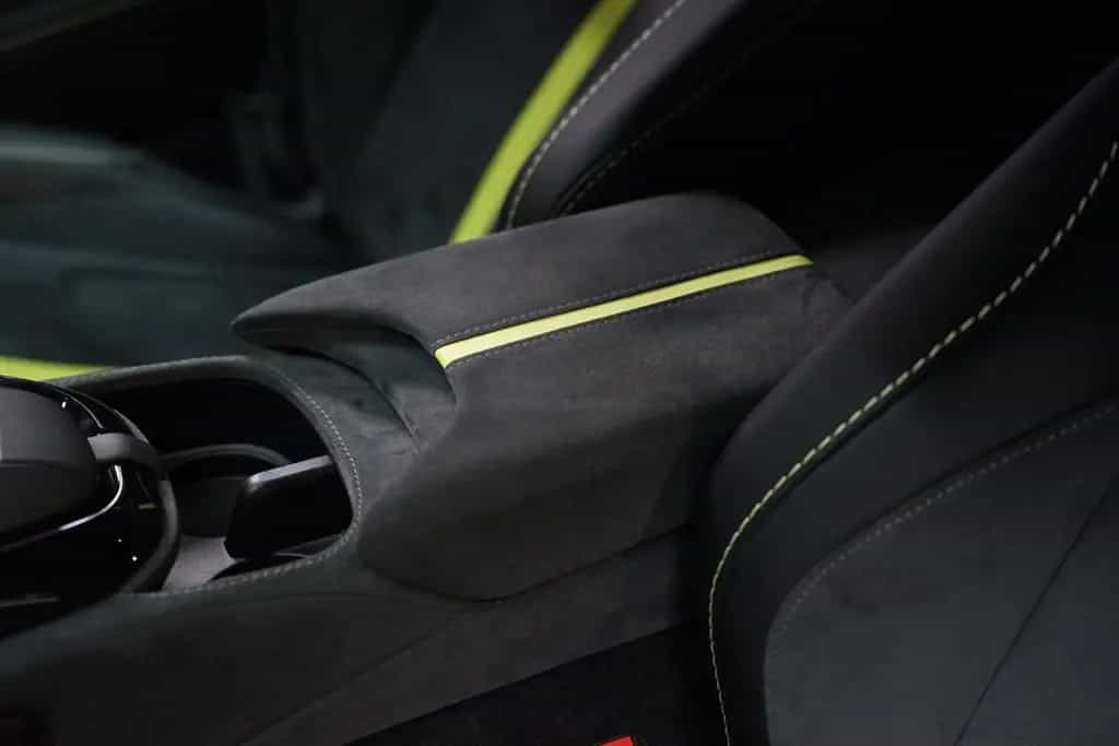 Aston Martin V8 Vantage 4.0 V8 F1 04/2023-photo-12