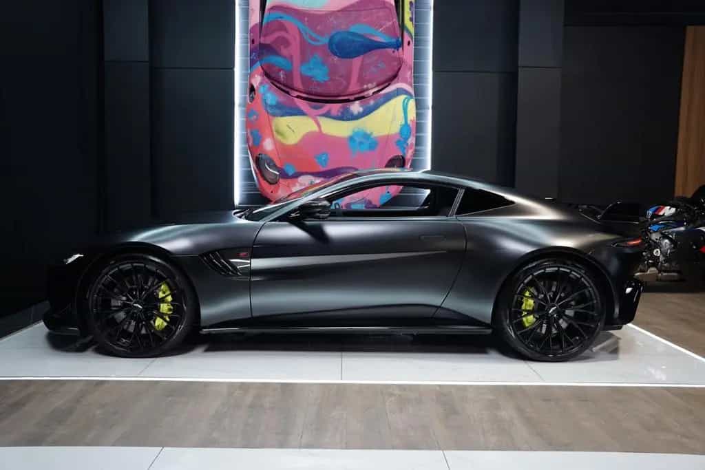 Aston Martin V8 Vantage 4.0 V8 F1 04/2023-photo-2