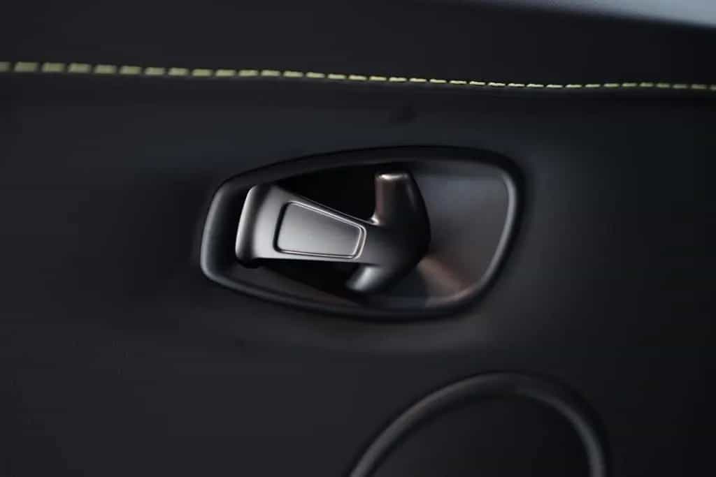 Aston Martin V8 Vantage 4.0 V8 F1 04/2023-photo-21