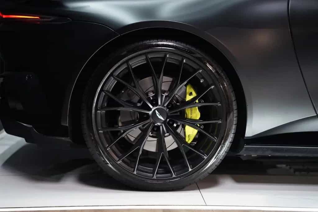 Aston Martin V8 Vantage 4.0 V8 F1 04/2023-photo-22