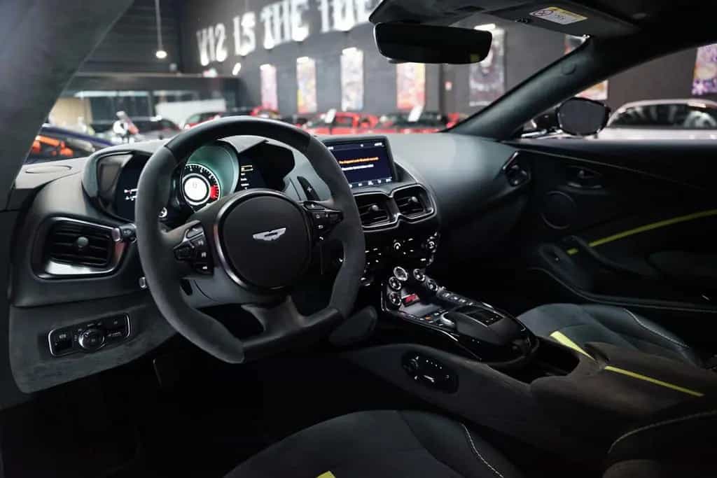 Aston Martin V8 Vantage 4.0 V8 F1 04/2023-photo-9