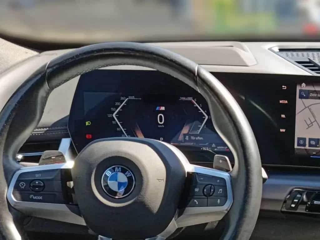 BMW X1 xDrive23d M SPORTPAKET+PANORAMA+HEAD UP+DR.AS 03/2023-photo-17