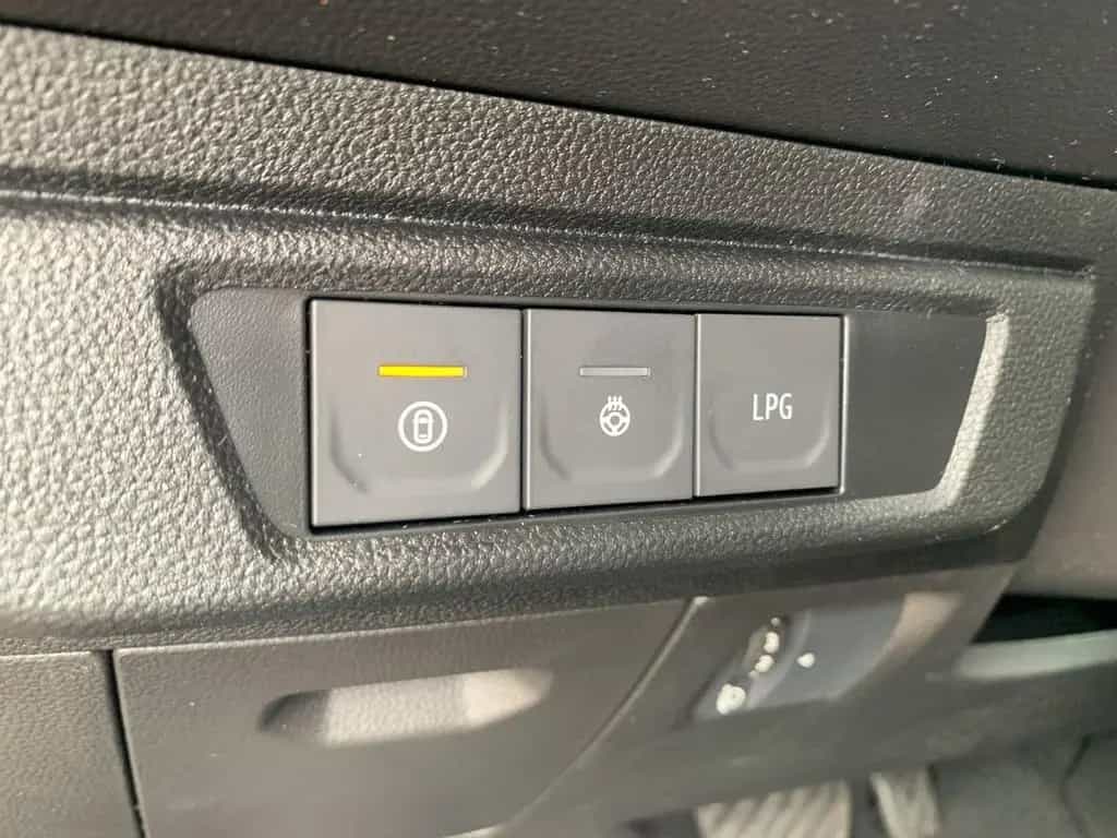 Dacia Jogger JOURNEY ECO-G 120 AUTO SHZ+PDC+KAMERA+NAV 03/2026-photo-20