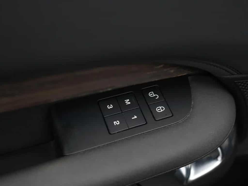 Land Rover Discovery HSE,LED,LUFT,PANO,MEMO,MERIDIA,AHK,7P 07/2019-photo-29