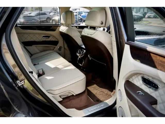 Bentley Bentayga Mulliner First Edition 22°Naim Airmatic 06/2021-photo-14