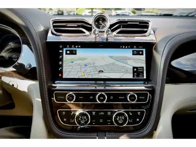 Bentley Bentayga Mulliner First Edition 22°Naim Airmatic 06/2021-photo-17