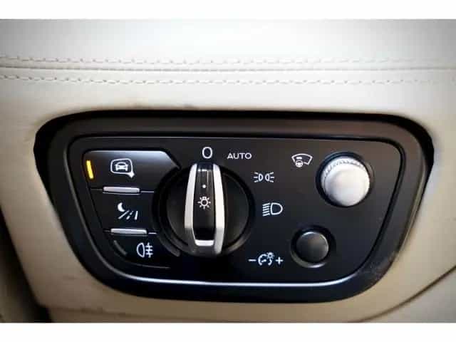 Bentley Bentayga Mulliner First Edition 22°Naim Airmatic 06/2021-photo-23