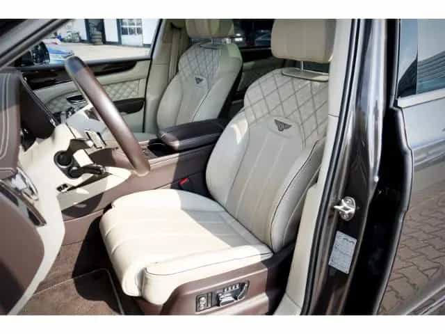 Bentley Bentayga Mulliner First Edition 22°Naim Airmatic 06/2021-photo-4
