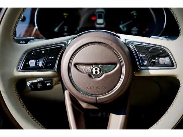 Bentley Bentayga Mulliner First Edition 22°Naim Airmatic 06/2021-photo-6