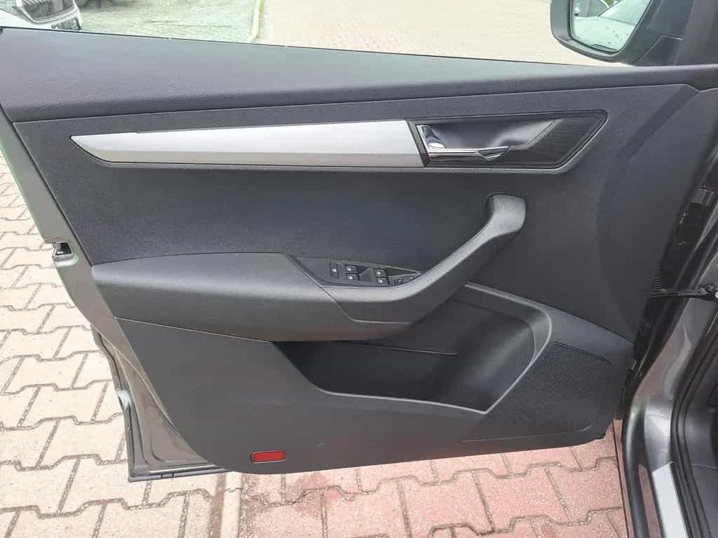 Skoda Karoq Tour 1.5l TSI 110 kW 150 PS DSG 12/2022-photo-8