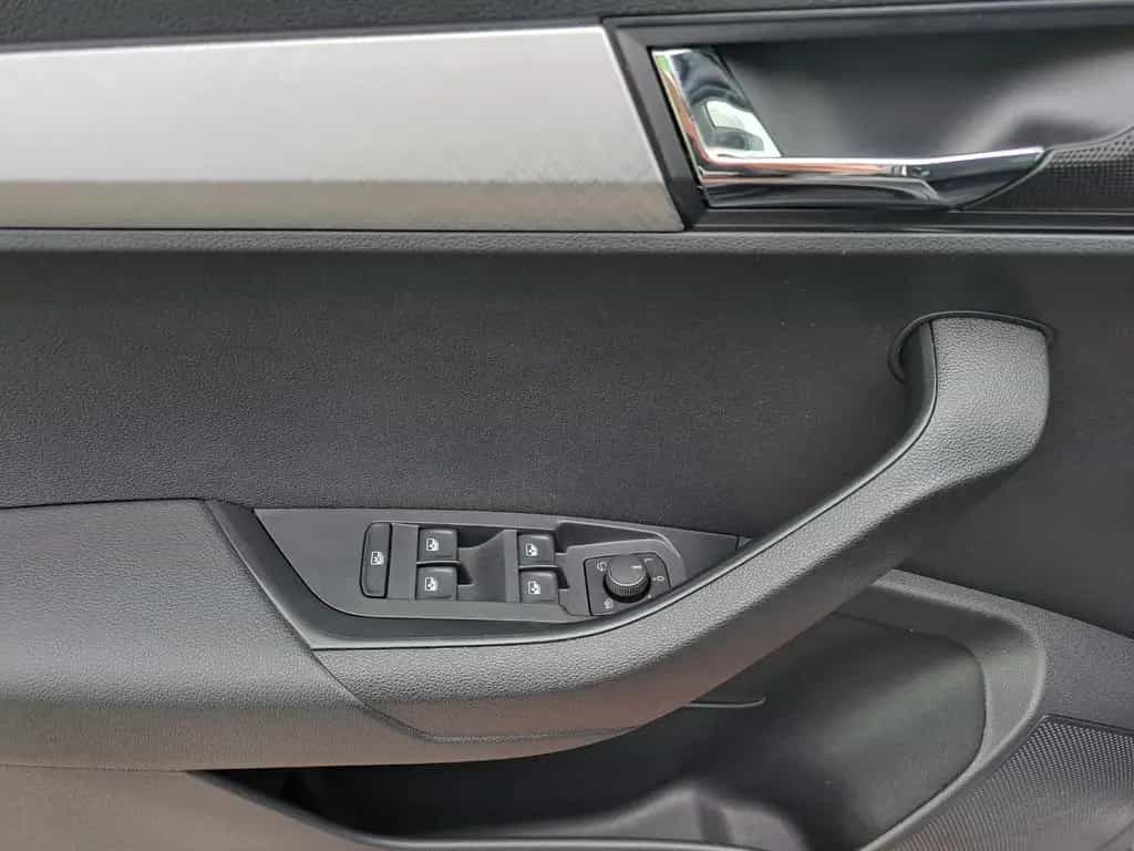 Skoda Karoq Tour 1.5l TSI 110 kW 150 PS DSG 12/2022-photo-9