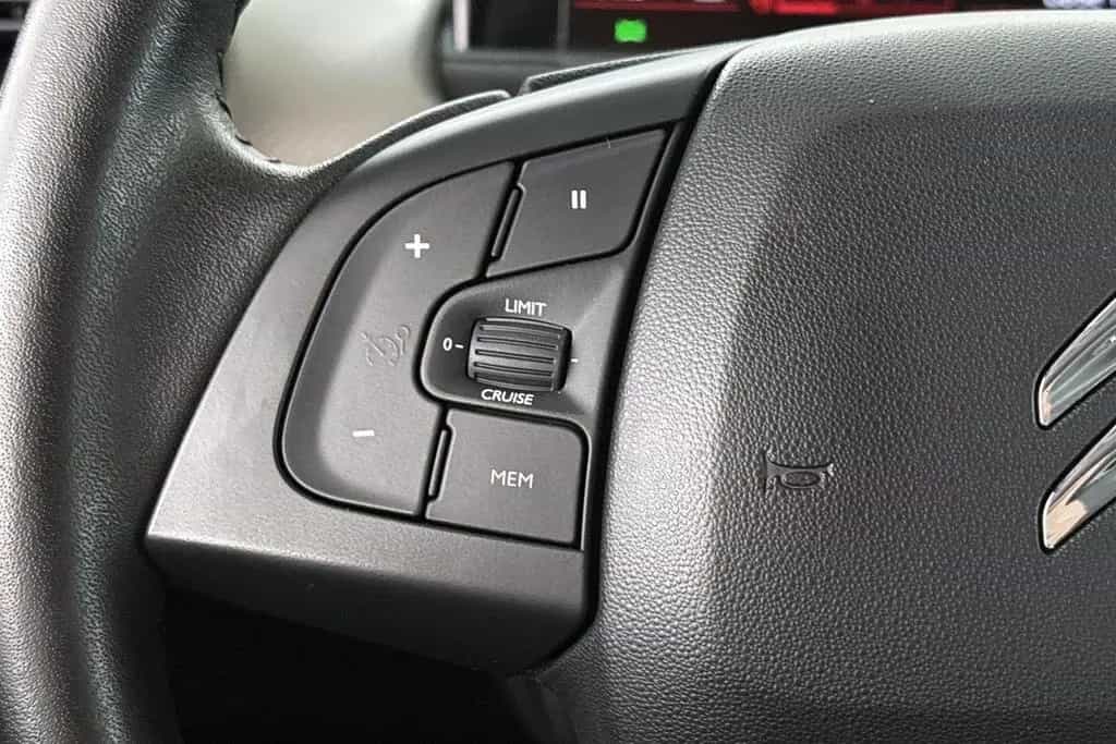 Citroën C4 Cactus 1.2 PureTech Business 06/2019-photo-22