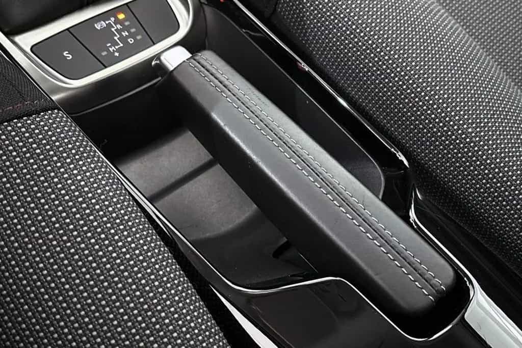 Citroën C4 Cactus 1.2 PureTech Business 06/2019-photo-32