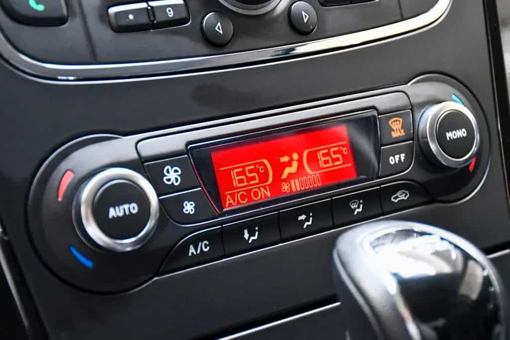 Ford Mondeo Lim. Titanium S 2.0 203 PS Automatik PDC 10/2012-photo-17